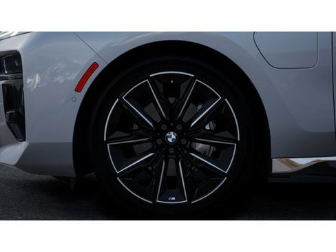 New 2026 BMW 750e xDrive AWD/4WD image 7