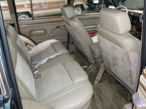 Used 1991 Jeep Grand Wagoneer image 28