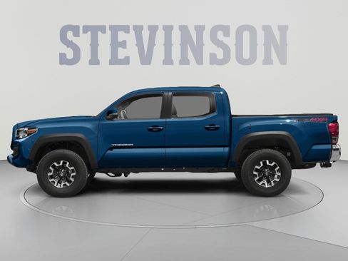 Used 2018 Toyota Tacoma TRD Off-Road w/ Technology Package AWD/4WD image 3