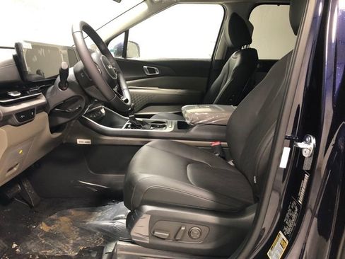 New 2026 Kia Carnival EX FWD image 19