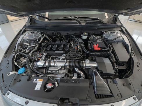 Used 2018 Honda Accord Sport image 15