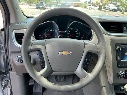 Used 2016 Chevrolet Traverse LS FWD image 8