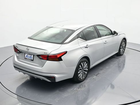 Certified 2024 Nissan Sentra SV FWD image 31