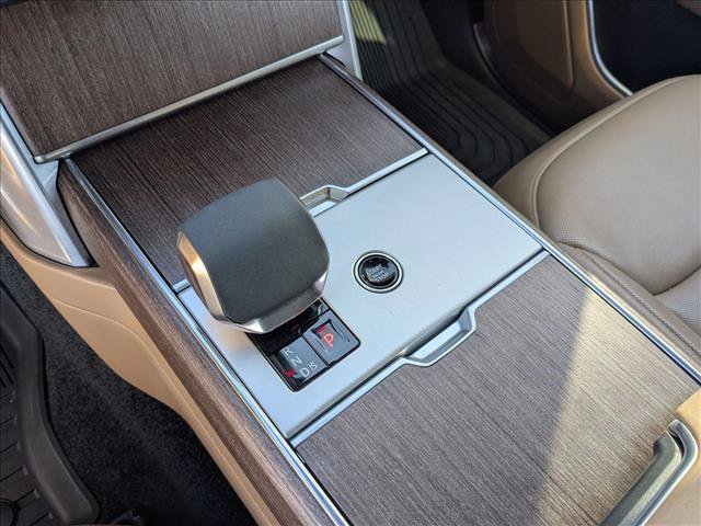 Certified 2025 Land Rover Range Rover SE AWD/4WD image 12