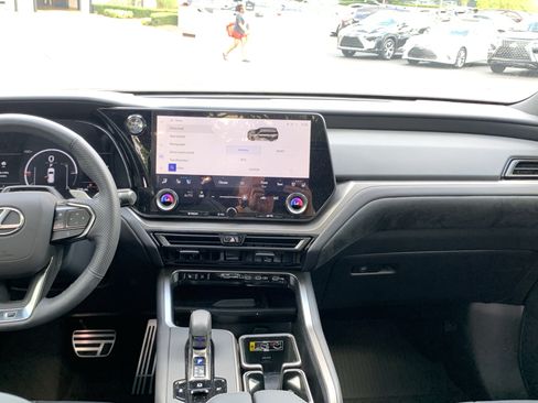 Certified 2026 Lexus TX 500h AWD w/ Technology Package image 31