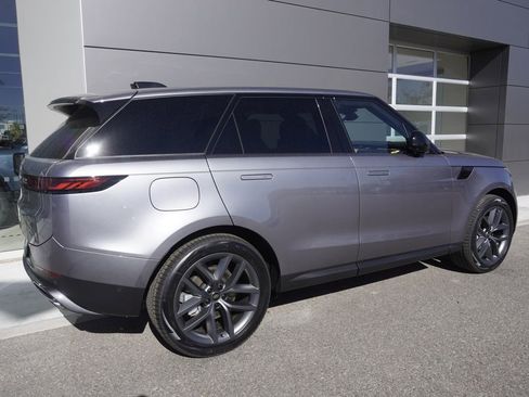 New 2025 Land Rover Range Rover Sport SE image 4