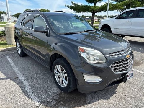 Used 2017 Chevrolet Equinox LT w/ Convenience Package AWD/4WD image 3