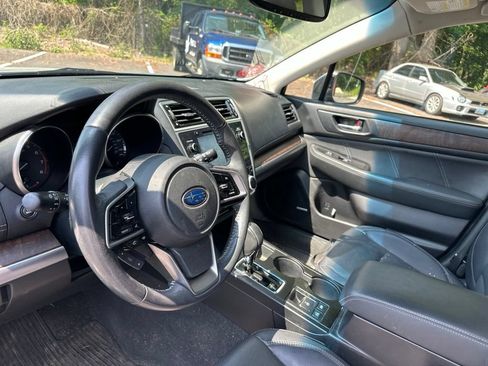 Used 2018 Subaru Outback 2.5i Limited AWD/4WD image 9