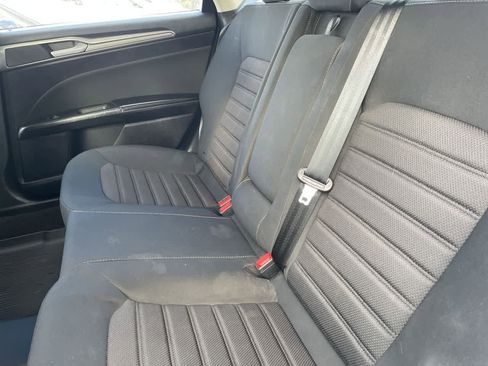 Used 2020 Ford Fusion SE image 18