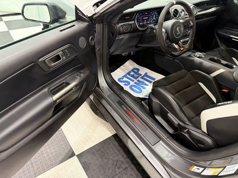 Used 2021 Ford Mustang Shelby GT500 w/ Carbon Fiber Track Pack image 21