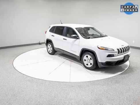 Used 2016 Jeep Cherokee Sport image 23