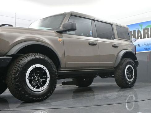 New 2025 Ford Bronco Badlands w/ Sasquatch Package image 18