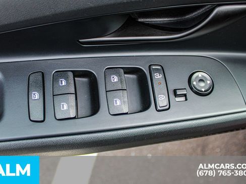 Used 2025 Hyundai Elantra Sport image 38