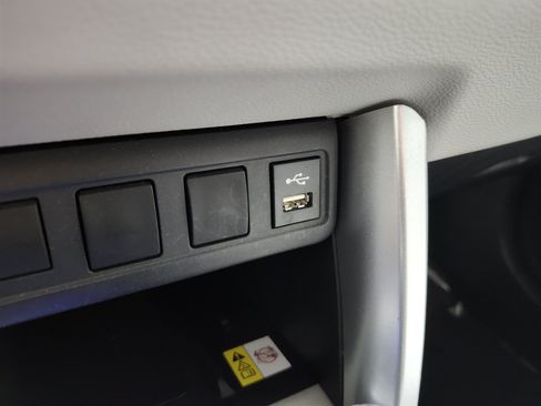 Used 2022 Toyota Corolla Cross LE FWD image 27