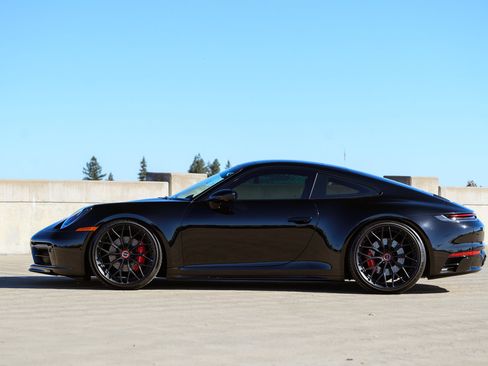 Used 2022 Porsche 911 Carrera S image 2