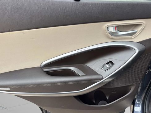 Used 2018 Hyundai Santa Fe Sport image 19