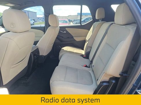 Used 2022 Chevrolet Traverse LS FWD image 8