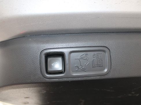 Used 2023 Ford Expedition Max Limited image 19