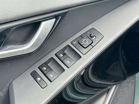 Certified 2024 Kia Niro EX FWD image 16