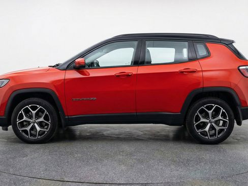 Used 2025 Jeep Compass Limited image 5