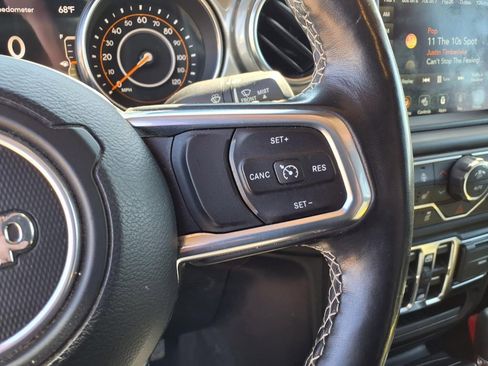 Used 2020 Jeep Gladiator Overland image 21