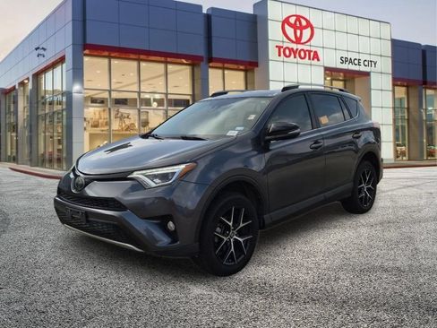 Used 2018 Toyota RAV4 SE w/ Power Extra Value Package FWD image 2