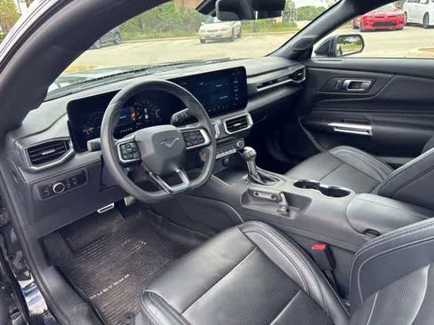 Used 2025 Ford Mustang GT Premium w/ GT Performance Package RWD image 9
