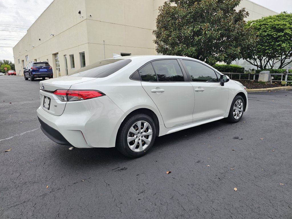 Used 2024 Toyota Corolla LE FWD image 3