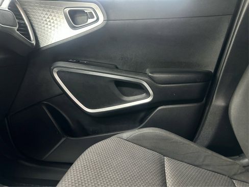 Used 2023 Kia Soul LX w/ LX Technology Package image 31