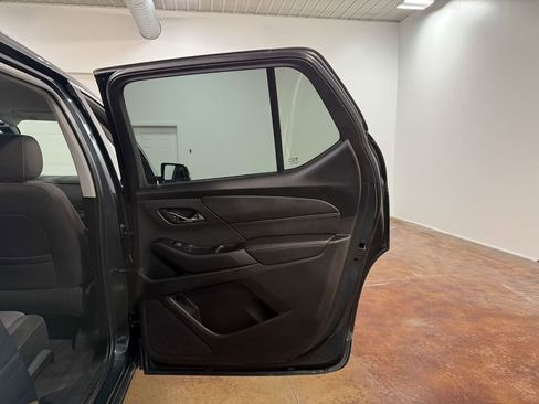 Used 2019 Chevrolet Traverse LT image 65