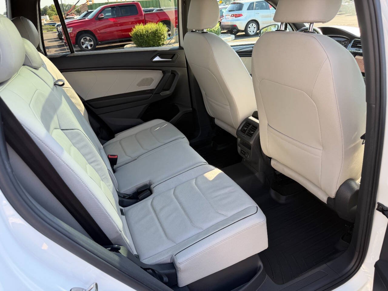Used 2019 Volkswagen Tiguan SEL Premium R-Line AWD/4WD image 13