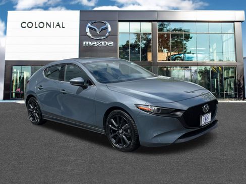 Used 2021 MAZDA MAZDA3 s FWD image 1