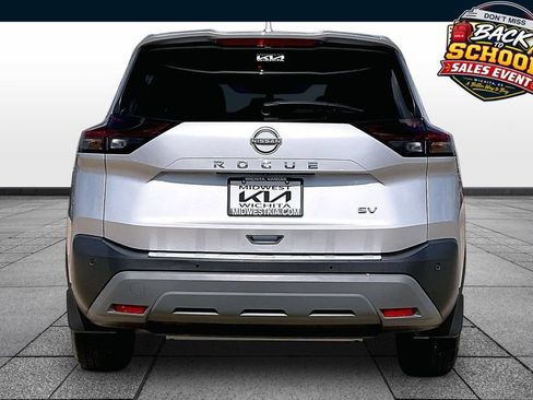 Used 2023 Nissan Rogue SV FWD image 4