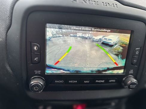 Used 2017 Jeep Renegade Trailhawk image 18