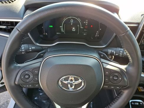 Used 2023 Toyota Corolla Cross XSE image 21
