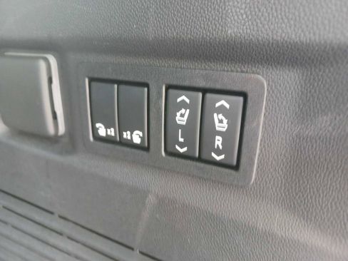 Used 2022 Chevrolet Tahoe Z71 w/ Z71 Off-Road Package image 36