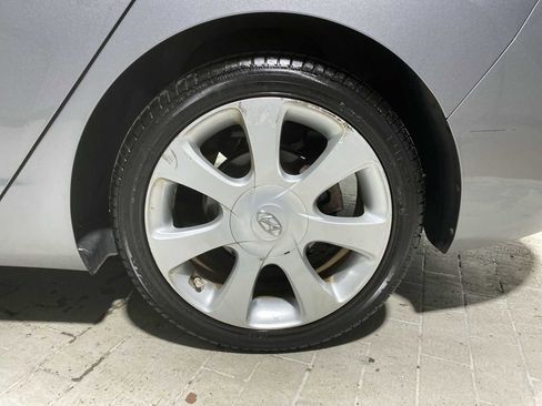 Used 2012 Hyundai Elantra Limited w/ Technology Pkg 5 FWD image 8