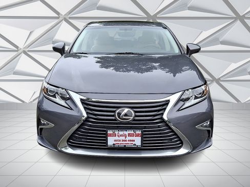 Used 2016 Lexus ES 350 w/ Premium Package w/Wood Trim FWD image 3