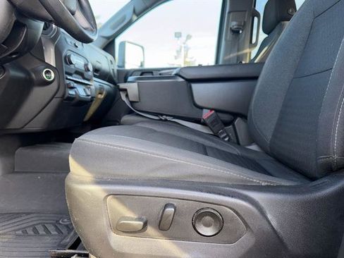 Used 2024 Chevrolet Silverado 2500 Custom w/ Custom Value Package image 36