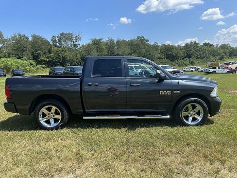 Used 2014 RAM 1500 Express RWD image 5