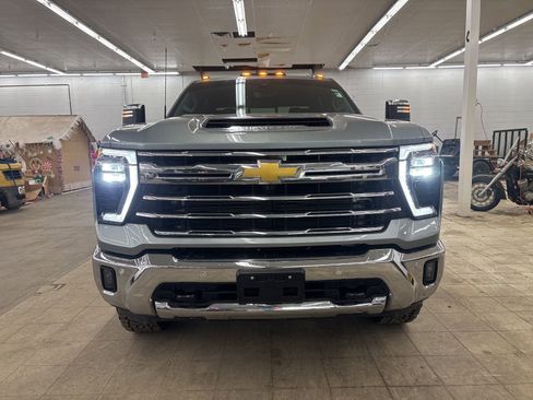 Used 2024 Chevrolet Silverado 2500 LTZ w/ LTZ Convenience Package image 1