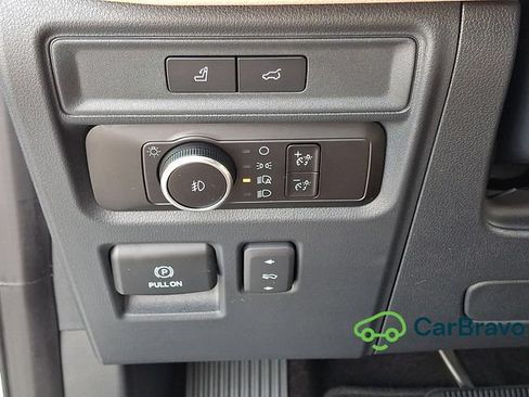 Used 2023 Ford Expedition Limited AWD/4WD image 24