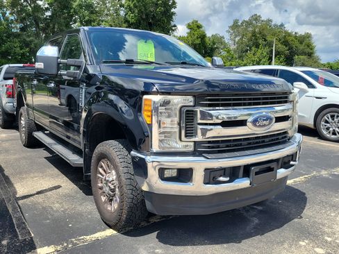 Used 2017 Ford F250 XLT w/ XLT Premium Package AWD/4WD image 6