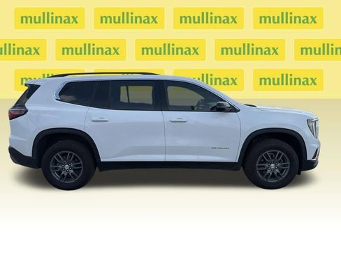 Used 2025 GMC Acadia Elevation image 12