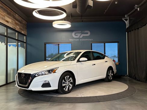Used 2019 Nissan Altima 2.5 S AWD/4WD image 7