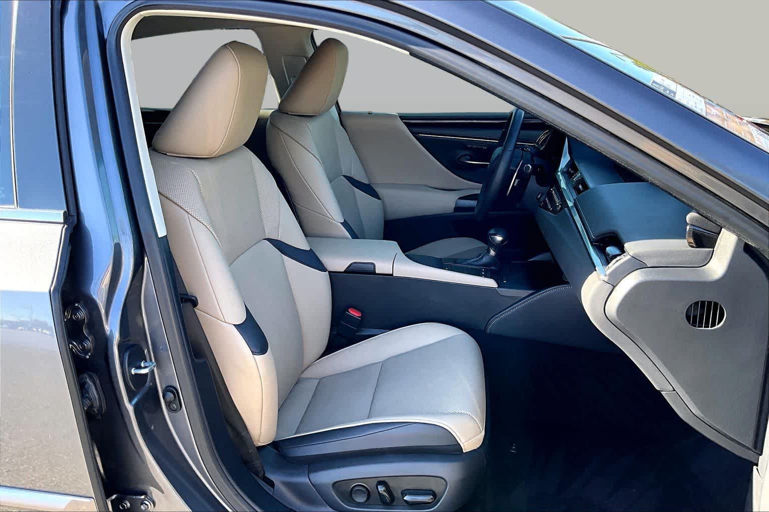 Used 2020 Lexus ES 350 w/ Premium Package FWD image 8