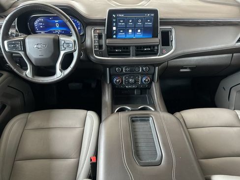 Used 2022 Chevrolet Tahoe Z71 w/ Luxury Package AWD/4WD image 12