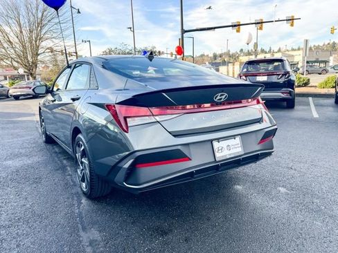 New 2025 Hyundai Elantra Sport image 11
