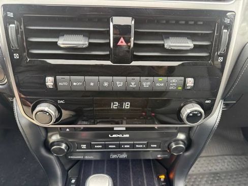 Used 2023 Lexus GX 460 Premium w/ Accessory Package AWD/4WD image 37