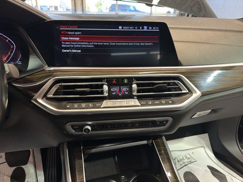 Used 2019 BMW X5 xDrive40i w/ Convenience Package AWD/4WD image 18